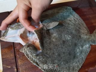 浑蒸多宝鱼的做法步调：2