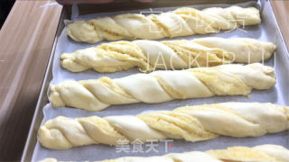 奶喷鼻椰蓉里包卷，一次收酵，易出膜超疏松，浓浓椰喷鼻战奶喷鼻味。的做法步调：20