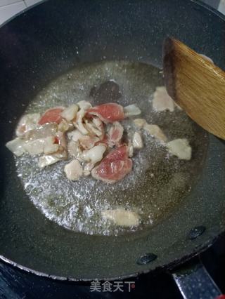 猪肉利剑菜炒喷鼻菇的做法步调：6