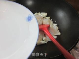 海陈菇煮巴鲨鱼柳的做法步调：4