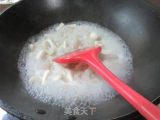 海陈菇煮巴鲨鱼柳的做法步调：5