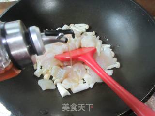 海陈菇煮巴鲨鱼柳的做法步调：3