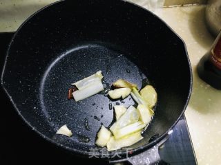 家庭版肠粉的做法步调：1