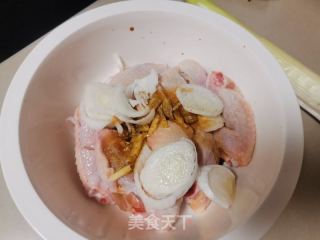 白烧土豆鸡翅的做法步调：3
