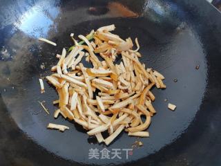 苤蓝豆干炒肉丝的做法步调：4