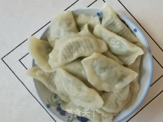 小利剑菜猪肉饺子的做法步调：26