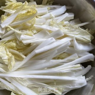 喷鼻辣利剑菜条的做法步调：2