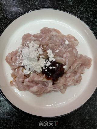 笋尖炒肉的做法步调：2