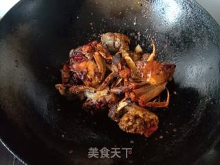 喷鼻辣蟹的做法步调：7