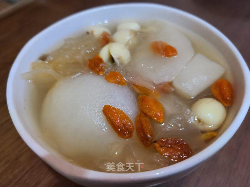 银耳枸杞汤的做法