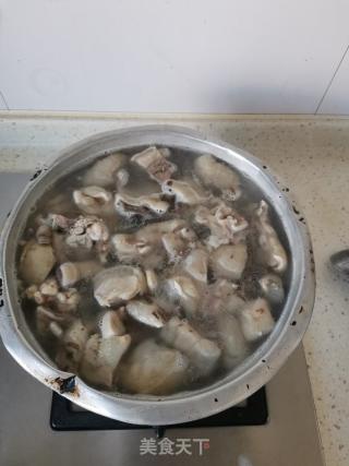 喷鼻菜拌羊脸的做法步调：4