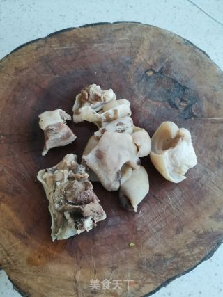 喷鼻菜拌羊脸的做法步调：5