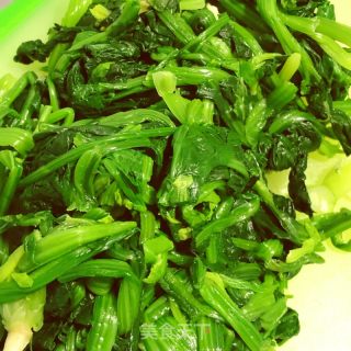 菠菜炒鸡蛋的做法步调：4