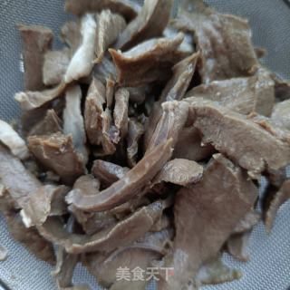 利剑菜芯炒鹿心的做法步调：7