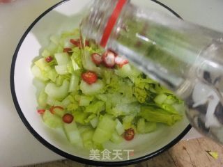 死腌芹菜心的做法步调：3
