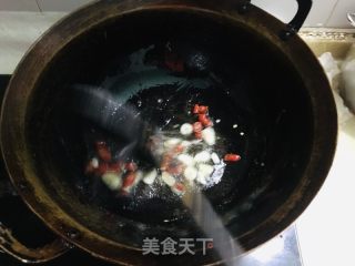 鸭血炒韭菜的做法步调：3