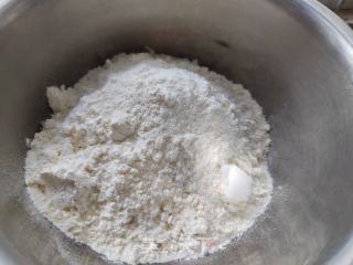 脚抓饼的做法步调：1