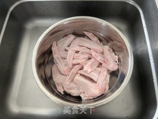 盐卤鸭翅的做法步调：1