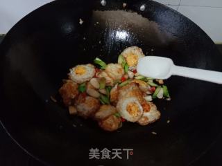 蒜苗炒鹌鹑蛋的做法步调：7