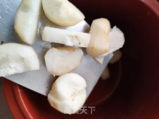 陈皮火马蹄炖肉丸的做法步调：3