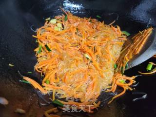 白萝卜丝炒粉丝的做法步调：5