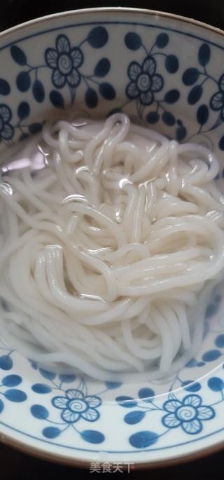 炒濑粉的做法步调：5