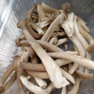 水腿鹿茸菇炒荷兰豆的做法步调：4