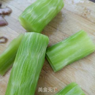 少腿蛸炒莴笋的做法步调：1