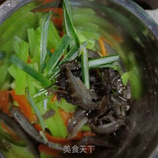 莴笋炒海参的做法步调：8