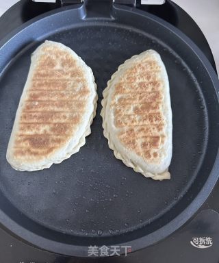 传统韭菜盒子的做法步调：18
