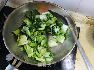 油里筋炒小利剑菜的做法步调：5