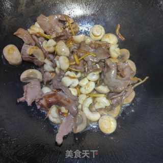 猪心炒心蘑的做法步调：9