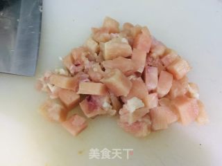 芹菜炒鸡丁的做法步调：2