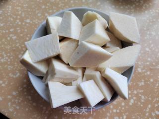 芋头焖鸭的做法步调：7