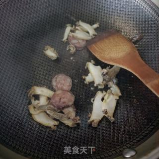 恒久暴富（韭菜炒鲍鱼香肠拌豆腐）的做法步调：6