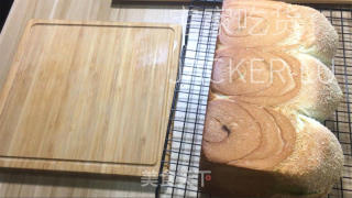 抹茶奶酥吐司，浓浓抹茶幽香，心感疏松又推丝，奶喷鼻味实足。的做法步调：24