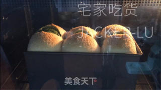 抹茶奶酥吐司，浓浓抹茶幽香，心感疏松又推丝，奶喷鼻味实足。的做法步调：23