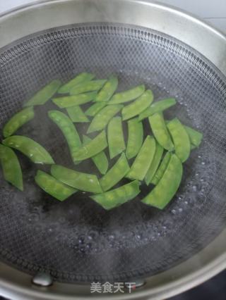 海参鸡蛋炒荷兰豆的做法步调：6