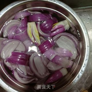 洋葱土豆炒驴肉的做法步调：5