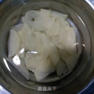 洋葱土豆炒驴肉的做法步调：3