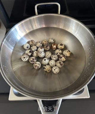 捞汁鹌鹑蛋的做法步调：2