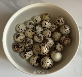 捞汁鹌鹑蛋的做法步调：1