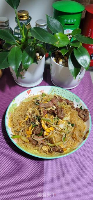 肉片鸡蛋炒米粉的做法步调：11