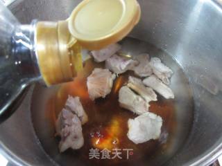 油豆腐魔芋结排骨煲的做法步调：5