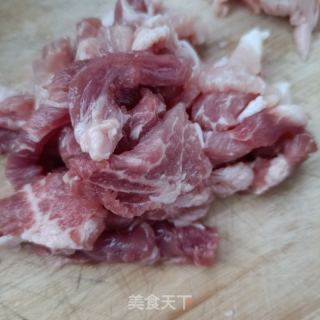 肉片仄菇炒油菜的做法步调：4