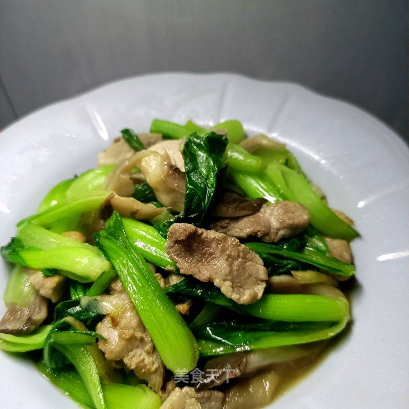 肉片仄菇炒油菜的做法