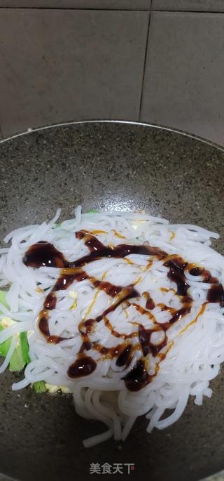 喷鼻麦菜鸡蛋炒濑粉的做法步调：9