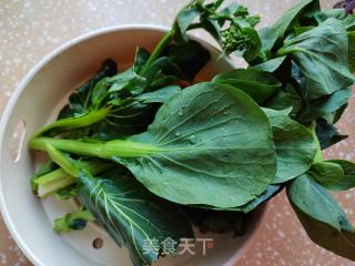 菜心炒荸荠的做法步调：1