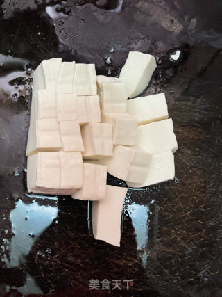 番茄豆腐鱼片汤的做法步调：3