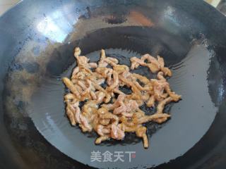 蒜苗苤蓝炒肉丝的做法步调：4